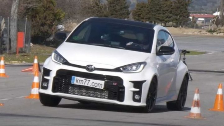 Der Toyota Yaris GR hat einen Elchtest bestanden.  Was ist die Höchstgeschwindigkeit im Test?