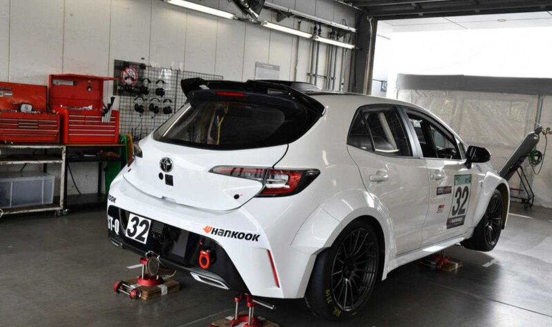 Toyota hat einen Sportwagen vorgestellt, der Wasserstoff verbrennt.