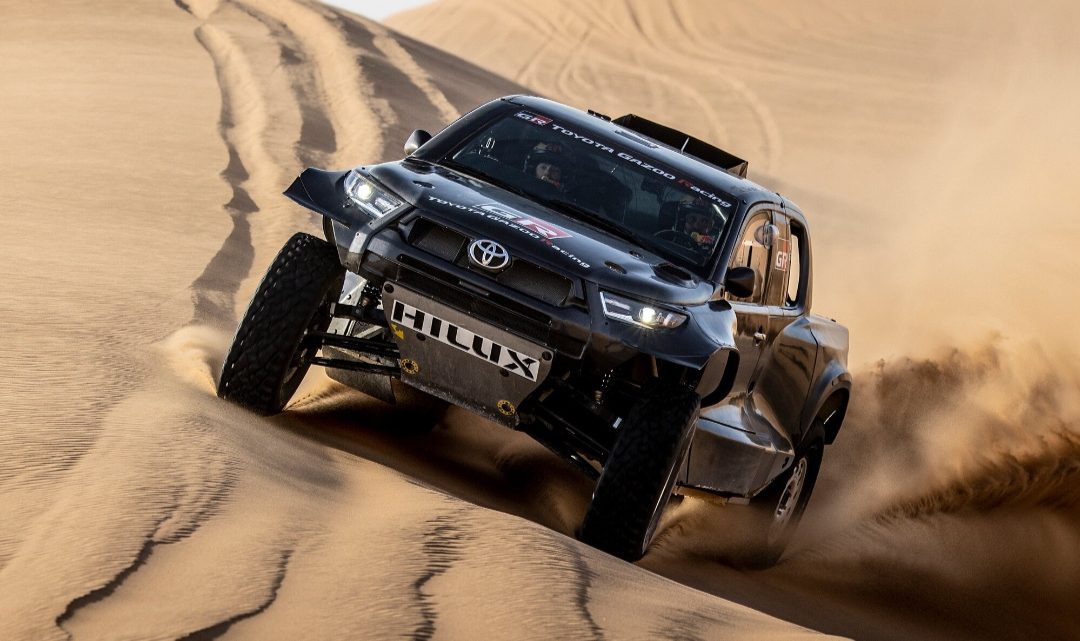 Der neue Toyota Hilux bei der Dakar ist größer, hat aber einen kleineren Motor.