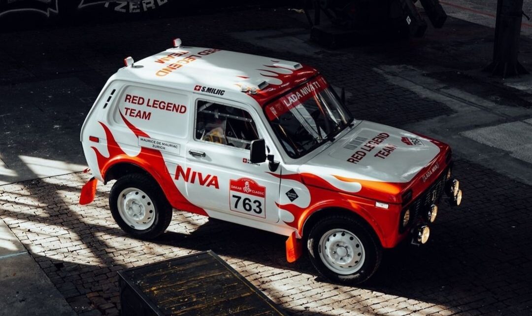 Das Lada Niva Special zur Dakar ist bereit für das Rennen.