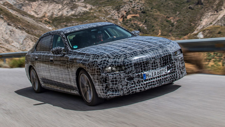 Die BMW M7 Limousine wird ein leistungsstarker Hybrid.